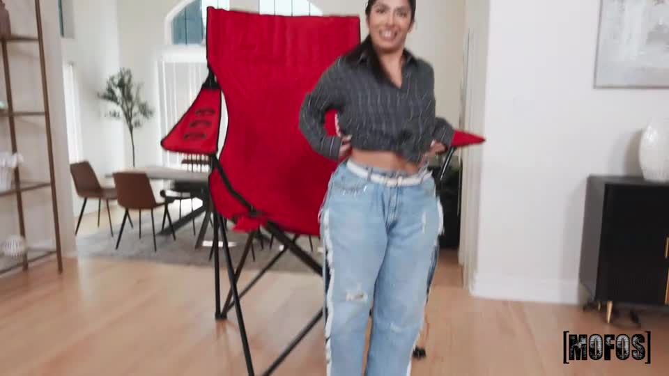 Big Chair And A Big Cock For Tiny Jasmine Mofos Dont Break Me Jasmine Sherni Charles Dera - Fullthot