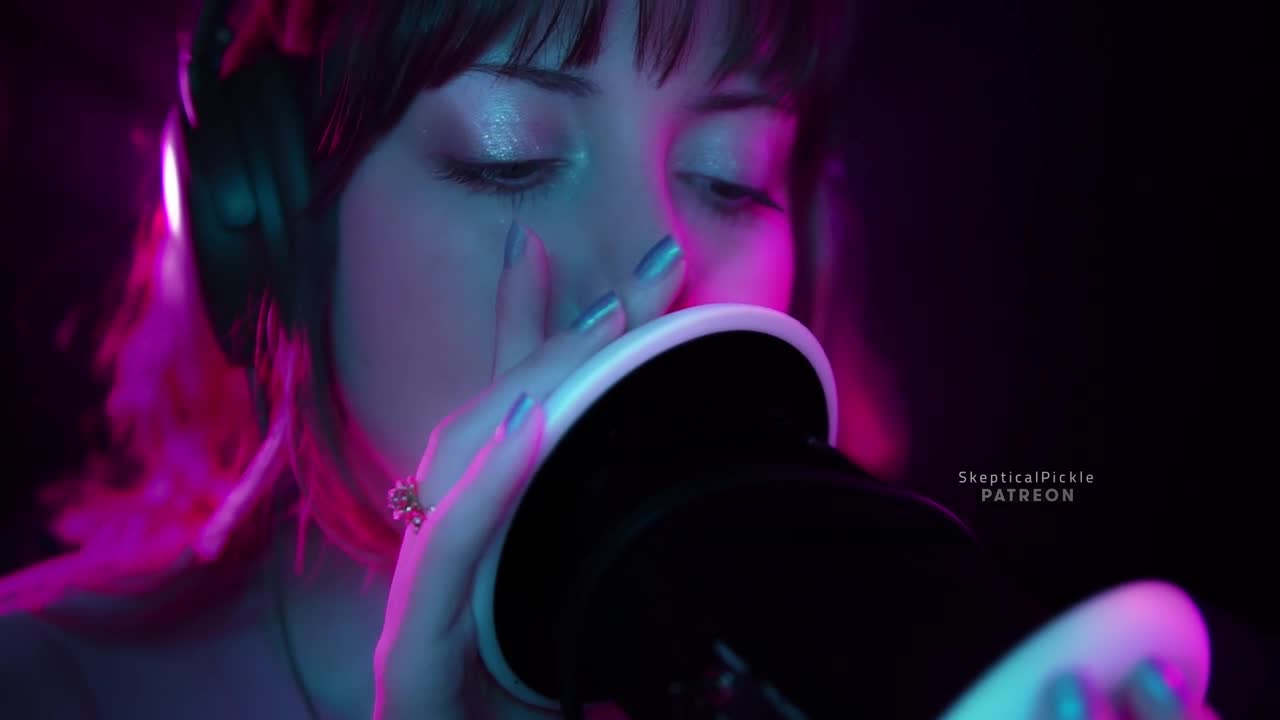 SkepticalPickle ASMR - Ultra bassy and visually pleasing ear licking (golden tier) - Fullthot