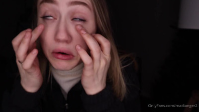 Madi Anger - See me nude, bent over so you can get a great view of my ass while I touch myself - 31 January 2021